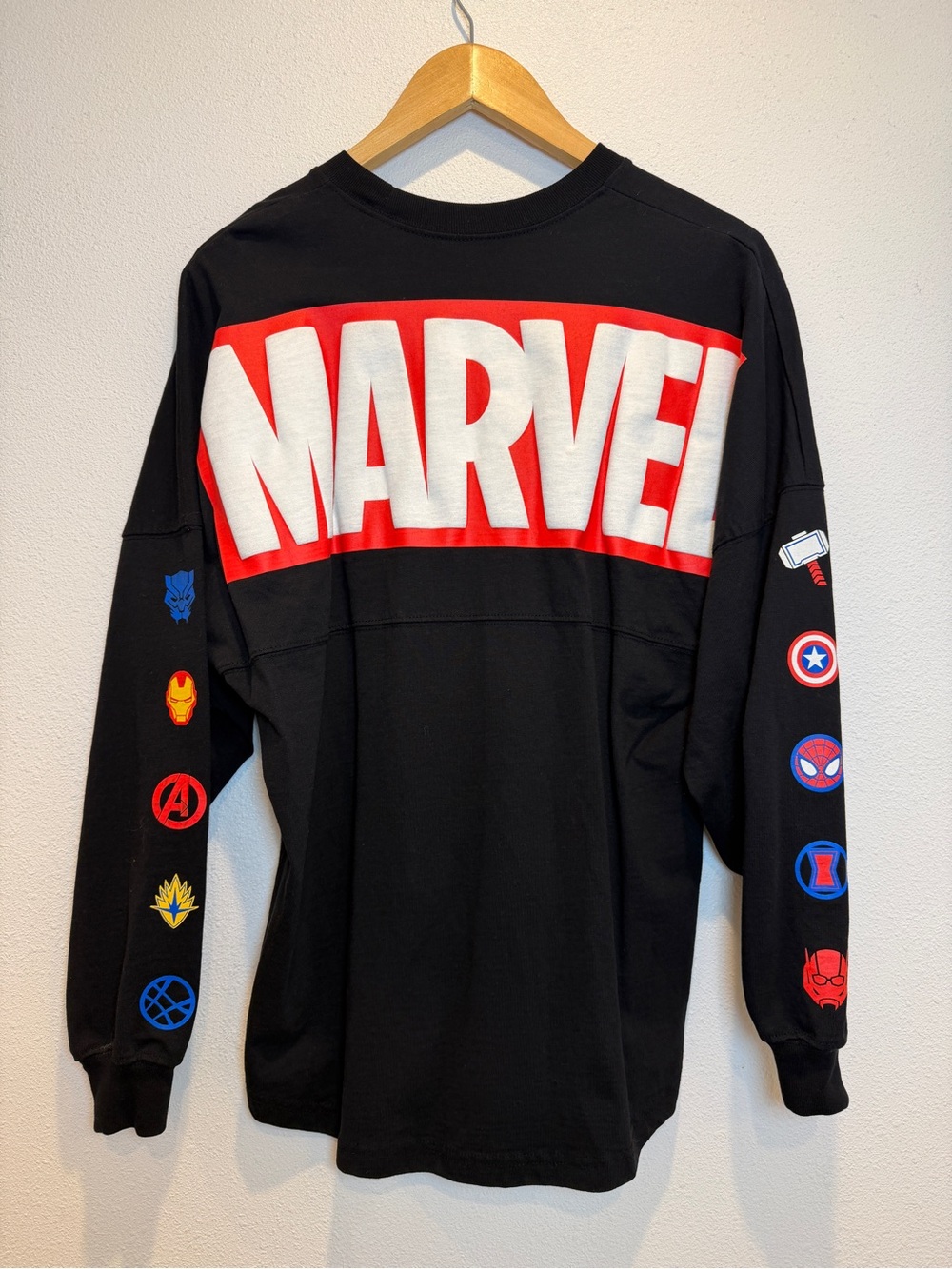 Marvel Black Long Sleeve Logo Jersey Disney Spirit Size Small 10 Characters